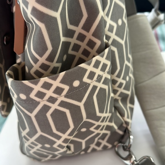 Jual Petunia Pickle Bottom Diaper Bag Boxy Backpack - Picture 6 of 8